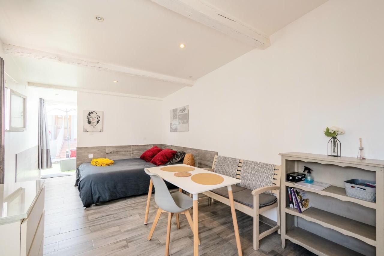 Du Stade Le Cour Parking Et Piscine Partagee Apartment